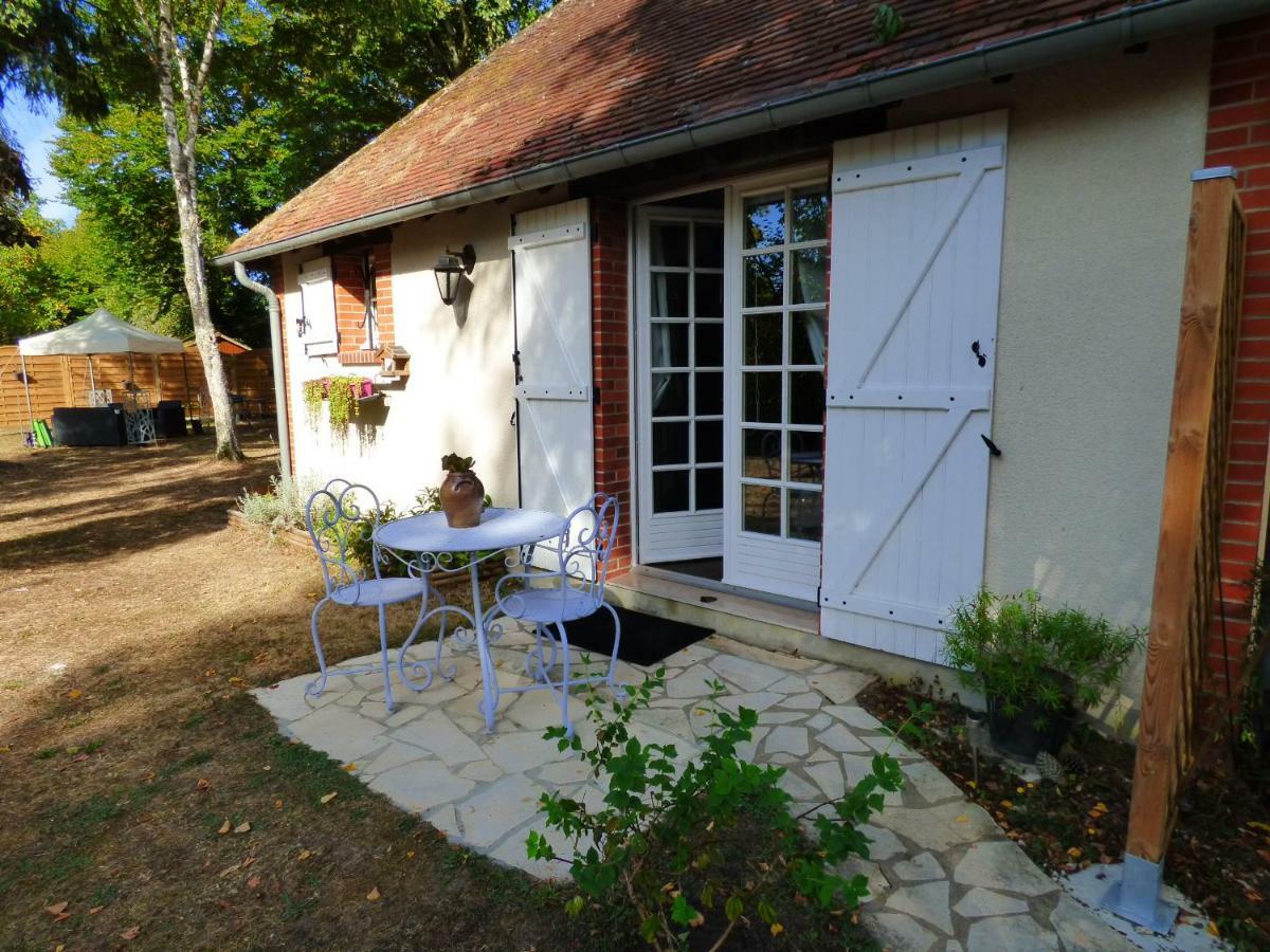 Chambres D'Hotes Les Muscaris Feins-en-Gatinais Exterior foto