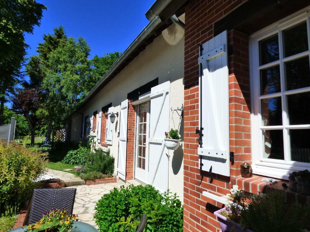 Chambres D'Hotes Les Muscaris Feins-en-Gatinais Exterior foto